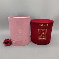 Boîte Cadeau Florale Ronde de Luxe en Carton avec Ruban et Poignée à Finition Dorée UV - Matériaux Recyclés Personnalisables