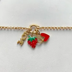 EManco Collana con Ciondolo a Forma di Cuore e Fragola, in Acciaio Inossidabile Dorato, Regalo per Feste e Appuntamenti - Product Image 3