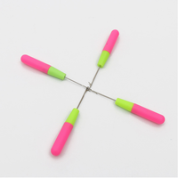 Aiguille à crocheter pour extensions capillaires avec manche en plastique, outil de tressage pour tresses synthétiques et perruques – Grand stock disponible
