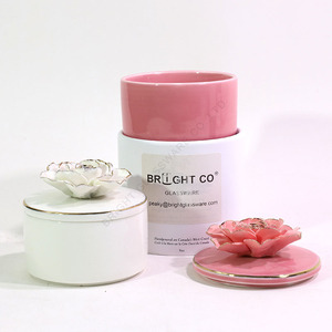 Élégant Pot à Bougie <span class=keywords><strong>en</strong></span> Céramique avec Couvercle Rose 3D 120ml – Récipient Décoratif Rose pour Bougie, Contenant de Luxe pour la Décoration Intérieure et les Cadeaux - Product Image 4