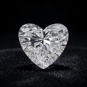 Pierre blanche brillante en forme de cœur de 2,08 carats de qualité supérieure avec un éclat exceptionnel pour des créations de bijoux fins et exquis - Product Image 1