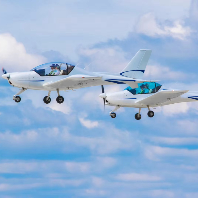 Famous Brand Light-sport Aircraft SA60L with Single-engine, Two-seat, Tricycle Gear