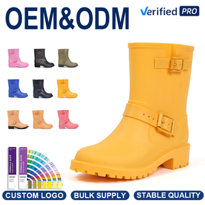 Bottes <span class=keywords><strong>de</strong></span> <span class=keywords><strong>pluie</strong></span> mi-mollet imperméables en PVC pour femmes, chaussures d'extérieur <span class=keywords><strong>de</strong></span> jardin avec semelle intérieure confortable en EVA, vente en gros - Product Image 1