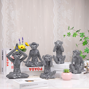 Redeco Offre Spéciale créatif n'écoutez <span class=keywords><strong>pas</strong></span> <span class=keywords><strong>ne</strong></span> voyez <span class=keywords><strong>pas</strong></span> <span class=keywords><strong>ne</strong></span> parlez <span class=keywords><strong>pas</strong></span> Figurine de singe rayé mignon Statue de singe en résine ornements d'animaux - Product Image 6