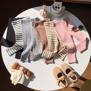 Pantaloni <span class=keywords><strong>Leggings</strong></span> <span class=keywords><strong>a</strong></span> <span class=keywords><strong>Righe</strong></span> in Cotone per Bambine, Collezione Autunno 2026, Vendita all'Ingrosso - Product Image 2