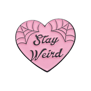 Sac à dos toile d'araignée style punk, croix émaillée, badge de prière tendance, texte 'Pink Love Stay Weird' imprimé en typographie, électroplaqué - Product Image 1