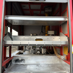 Camion de pompiers d'<span class=keywords><strong>occasion</strong></span> Nissan UD 6x4 Euro 5 à transmission automatique avec réservoir d'eau de 12 m3 et réservoir de mousse de 3 m3 Pompe à incendie Luxemburg CB12/60-TB - Product Image 5