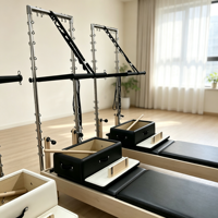 Table de Trapeze Pilates Haut de Gamme avec Accessoires Complets, Couleur PU Personnalisée, Machine de Fitness pour Salle de Sport et Centre d'Entraînement Commercial