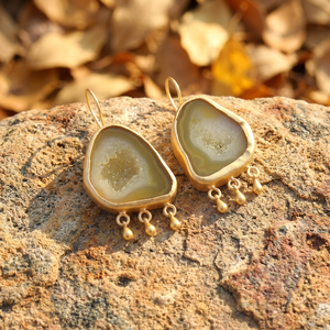 El más nuevo diseño chapado en oro Natural geoda ágata Druzy pequeña campana encantos cuentas cepillado acabado mate o regalos para boda - Product Image 5