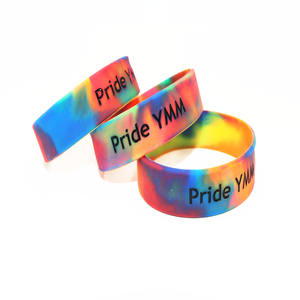 Pulsera de silicona de orgullo mixto de seis colores a la moda, color arcoíris de 1 pulgada lleno de pulseras grabadas para promociones - Product Image 2