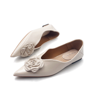 베이지색 여성용 로우힐 신발, 뾰족한 앞코 디자인 웨딩 슈즈, 여성 맞춤형 고품질 플랫 드레스 슈즈 - Product Image 3