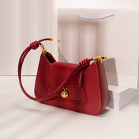 Vente chaude Chine Mode Rouge Couleur De Mariage Croix Corps Sac À Bandoulière En Cuir Véritable Sangle Unique Chaînes Bonbons Motif Étanche