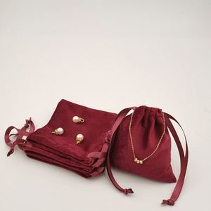 Bolsa de Terciopelo de Lujo con Logotipo Personalizado al por Mayor de Fábrica, Bolsa para Joyería - Product Image 1