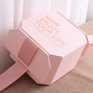 Scatole Regalo di Lusso in Cartone Ondulato Riciclato con Chiusura Magnetica e Logo Personalizzato per San Valentino e Composizioni Floreali Matrimoniali - Product Image 5