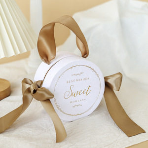 Boîtes en papier en <span class=keywords><strong>carton</strong></span> de surface en daim de luxe avec logo personnalisé pour fournitures d'<span class=keywords><strong>anniversaire</strong></span> et de mariage pour femmes/filles avec poignée en ruban - Product Image 5