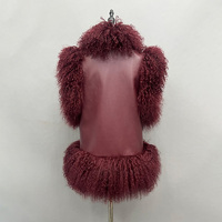 Veste sans manches en cuir d'agneau bordeaux avec garniture en fourrure de mouton pour femme, style chic, collection automne-hiver, vente en gros Jancoco