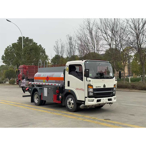 Populaire HOWO 4x2 2000 4000 Litre Réservoir de carburant Camion Euro 3 Réservoir diesel en acier 110HP <span class=keywords><strong>Citerne</strong></span> de carburant Camion <span class=keywords><strong>Citerne</strong></span> - Product Image 5