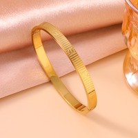 Bracelet jonc tendance en acier inoxydable plaqué or 18 carats avec fermoir manchette, motif zircon à carreaux, personnalisable avec logo, pour femme