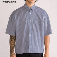 Kemeja Pria Lengan Pendek Bergaris Model Boxy Fit Kerah Turun Kancing Depan Ukuran Besar Gaya Streetwear