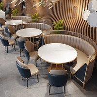 Mobilier de restaurant commercial de luxe léger : Ensembles table et chaises en métal et cuir, canapé banquette en cuir sur mesure pour la restauration
