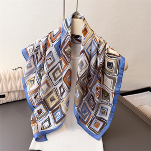 Nueva flor romántica 70*70cm pequeña bufanda cuadrada diadema protector solar chal Oficina señoras poliéster Bandanas corbata pequeñas bufandas de cuello - Product Image 3