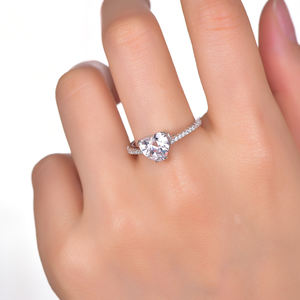 Anillo de Plata 925 con Baño de Rodio y Moissanita Grande Kirin Diamond, Tallas 6, 7, 8 y 9, Anillo de Corazón para Mujer - Product Image 2