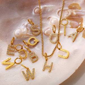 จี้ตัวอักษรภาษาอังกฤษประดับเพชร ชุบทอง 18K สแตนเลสสตีล สำหรับทำเครื่องประดับ DIY เหมาะสำหรับทุกเพศ ใส่ได้ทุกวัน - Product Image 1