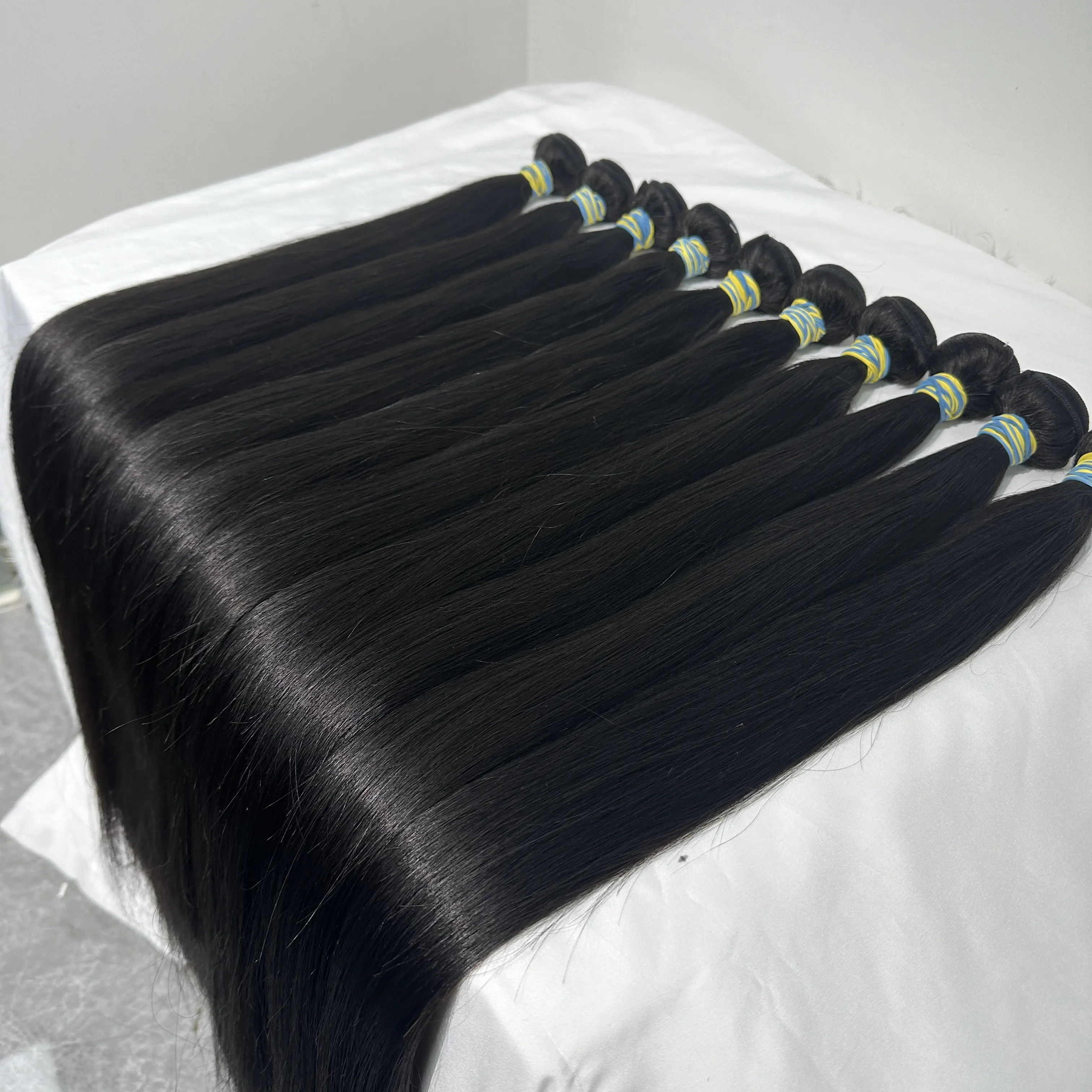 Paquete de pelo brasileño virgen original con muestra gratis al por mayor, paquete de pelo de visón crudo, pelo humano 100% para mujeres negras