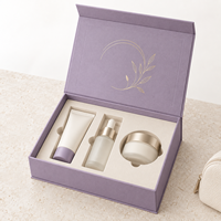 Boîte à rabat magnétique personnalisée de qualité supérieure avec estampage à chaud doré et enveloppe en papier mat pour les soins de la peau en format voyage
