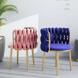 Sillas de Comedor Modernas Tapizadas en Terciopelo con Tejido de Tela para Sala de Estar, Sillas de Oficina Acolchadas de Lujo para el Hogar - Product Image 4