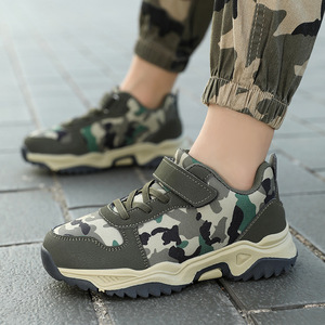 Chaussures de randonnée camouflage pour enfants, bout rond, tige synthétique, semelle extérieure en caoutchouc antidérapante, toutes saisons, chaussures d'entraînement en plein air pour garçons - Product Image 1