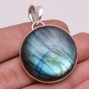 Pierre de lune arc-en-ciel naturelle pierre précieuse pendentif en argent sterling 925, exportateur de bijoux en argent sterling 925 fin, bijoux en argent personnalisés - Product Image 4