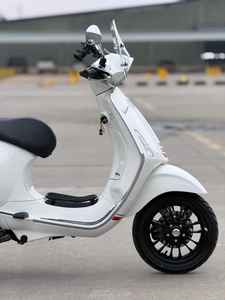 Scooter <span class=keywords><strong>Vespa</strong></span> <span class=keywords><strong>150</strong></span> in Stile Retrò Italiano per il Pendolarismo Urbano Quotidiano - Product Image 6