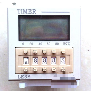 LE3SB Digitale Timers Nieuw 1 Stuk Originele Industriële Automatisering PLC Specifieke Controller Direct Leverbaar voor PAC Programmering - Product Image 1