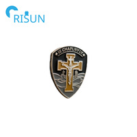 Épingle en émail d'aumônier en gros Logo personnalisé Autel Fire Dept Serveur Aumônier Émail dur doux Épinglette Jésus Croix Badge Broche