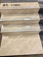 Marchepied en céramique marbrée gris beige de 1200 mm, finition brillante, nez de marche antidérapant pour escalier intérieur moderne de luxe