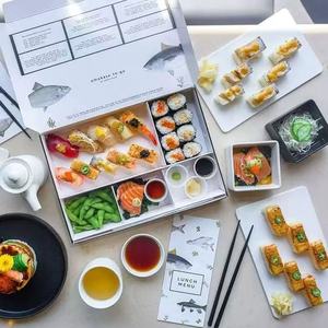 Caja de comida para llevar con tapa abatible y compartimentos para condimentos, ideal para sushi, <span class=keywords><strong>tapas</strong></span>, charcutería, ensalada, sashimi frito, kimbap, frutas y sándwiches - Product Image 4