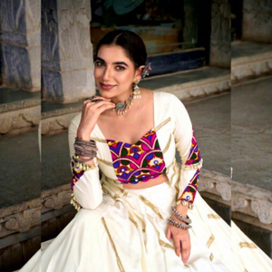 Anarkali Lehenga Choli en rayonne lourde blanche, broderie miroir, sequins et dentelle, longueur ras du sol, style traditionnel indien/pakistanais pour mariage - Product Image 1