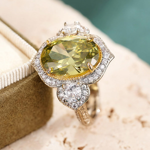 Anello di Proposta con Gemma Bicolore Gialla per Donne, Gioiello Elegante e Lussuoso - Product Image 5