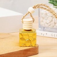 2024New Style 10-15ml Glod Diffuseur Bouteille Suspendue Top Bouteille De Parfum De Voiture pour Liquide Peut Être logo