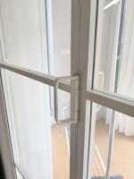 Puerta Plegable Moderna de Aluminio y Vidrio, Sin Rieles, Abatible, para Uso Interior en Dormitorios, Salas de Estar, Pasillos, Estudios, Hoteles y Villas