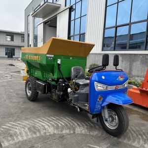 Maquinaria Agrícola, Esparcidor de Compost Autopropulsado de 2 Toneladas, Tolva de 2 m, Bomba de Control Hidráulico, Ancho de Esparcimiento de 6-12 m - Product Image 5