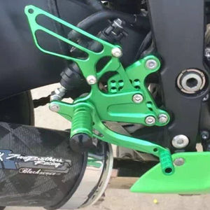 Aluminium Moto Arrière Set Repose-pieds Repose-pieds Levier De Changement De Vitesse Pied Peg Pédale Pour <span class=keywords><strong>Kawasaki</strong></span> <span class=keywords><strong>Ninja</strong></span> <span class=keywords><strong>ZX6R</strong></span> ZX636 <span class=keywords><strong>2009</strong></span> <span class=keywords><strong>2009</strong></span>-2022 2021 - Product Image 2