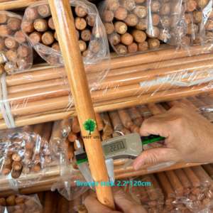Escobas al por mayor de la marca Sweet: Escobas de madera redondas largas y pulidas con cerdas de plástico y recogedor de <span class=keywords><strong>EVA</strong></span> para limpieza del hogar y exteriores. - Product Image 1