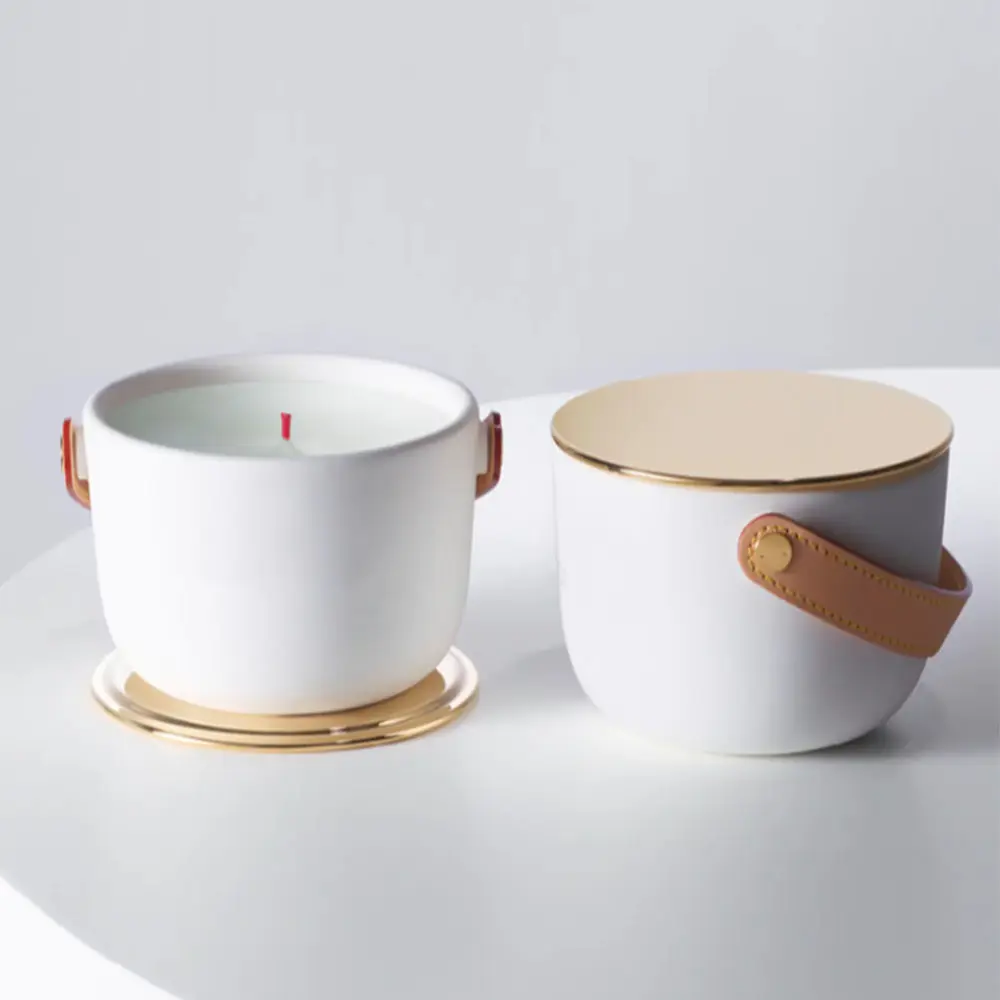 Desain Baru Mewah Kustom Label Pribadi Kulit Menangani Tempat Lilin Putih Guci Lilin Keramik
