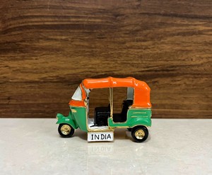 Nirmala Handicrafts TUK TUK (AUTO) de Latón para Decoración Moderna y Lujosa del Hogar, Adorno Colgante Decorativo para Interiores - Product Image 3