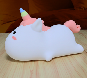 Lámpara Nocturna LED de Silicona con Forma de Unicornio, Recargable por USB, con Cambio de Color y Sensor de Movimiento, para Niños y Niñas - Product Image 4