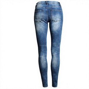 Jean slim homme taille haute en denim bleu déchiré avec poches plaquées et braguette boutonnée, style décontracté - Product Image 4