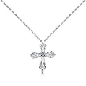 Collar con Colgante de Cruz de Plata de Ley S925 con Baño de Rodio, Resistente al Deslustre, con Circonita Cúbica 5A, Diseño Religioso Católico Cristiano de Jesús, Marca Dylam - Product Image 1