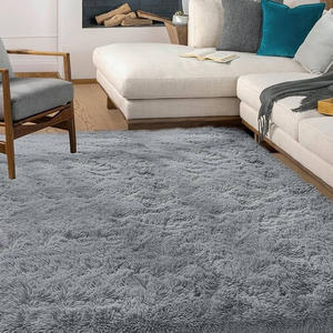 Tapis et carpettes doux au toucher, conçus pour une marche confortable, une surface chaude et une expérience douillette au sol. - Product Image 3